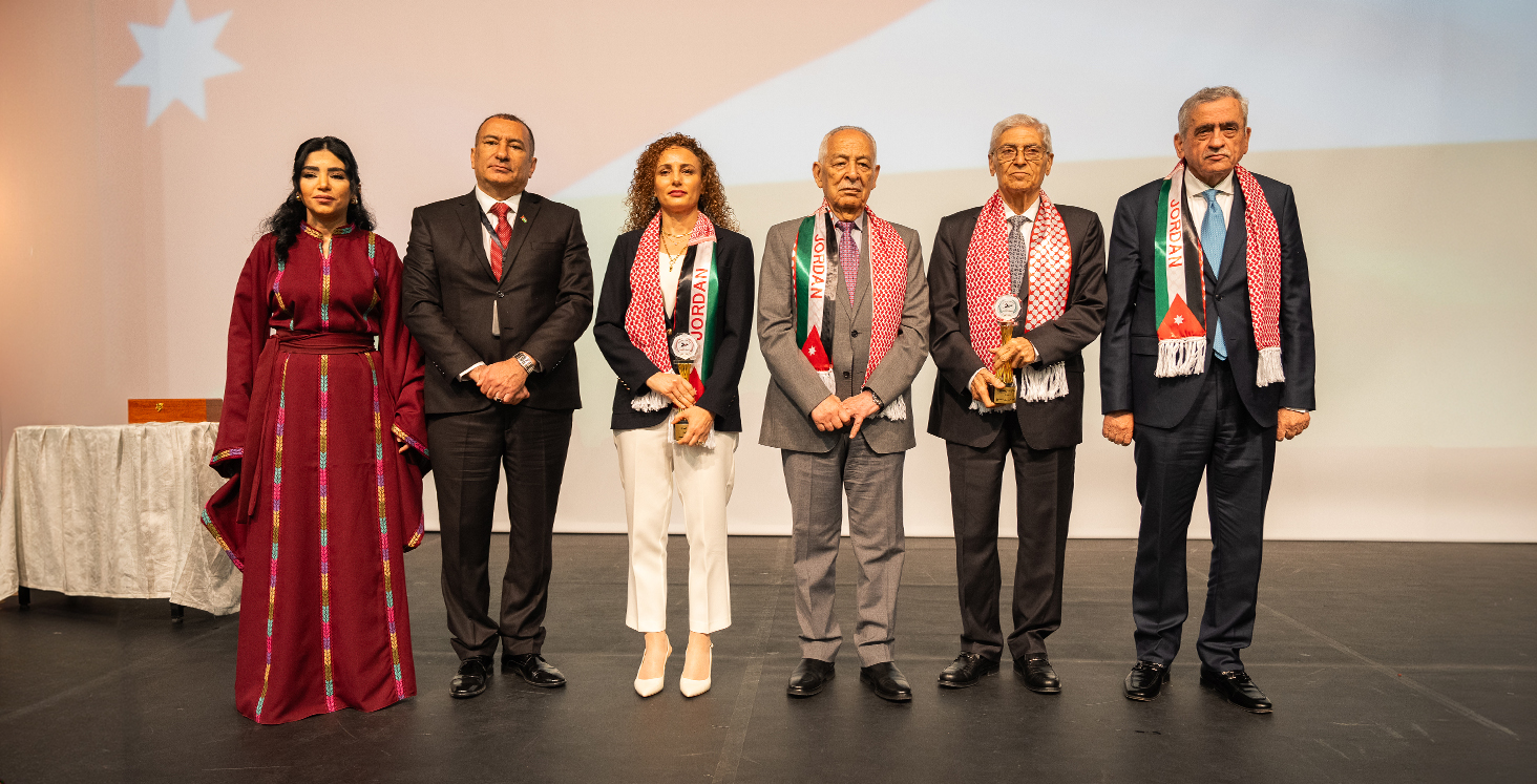 Honoring the Chairman of Jordan Commercial Bank with the